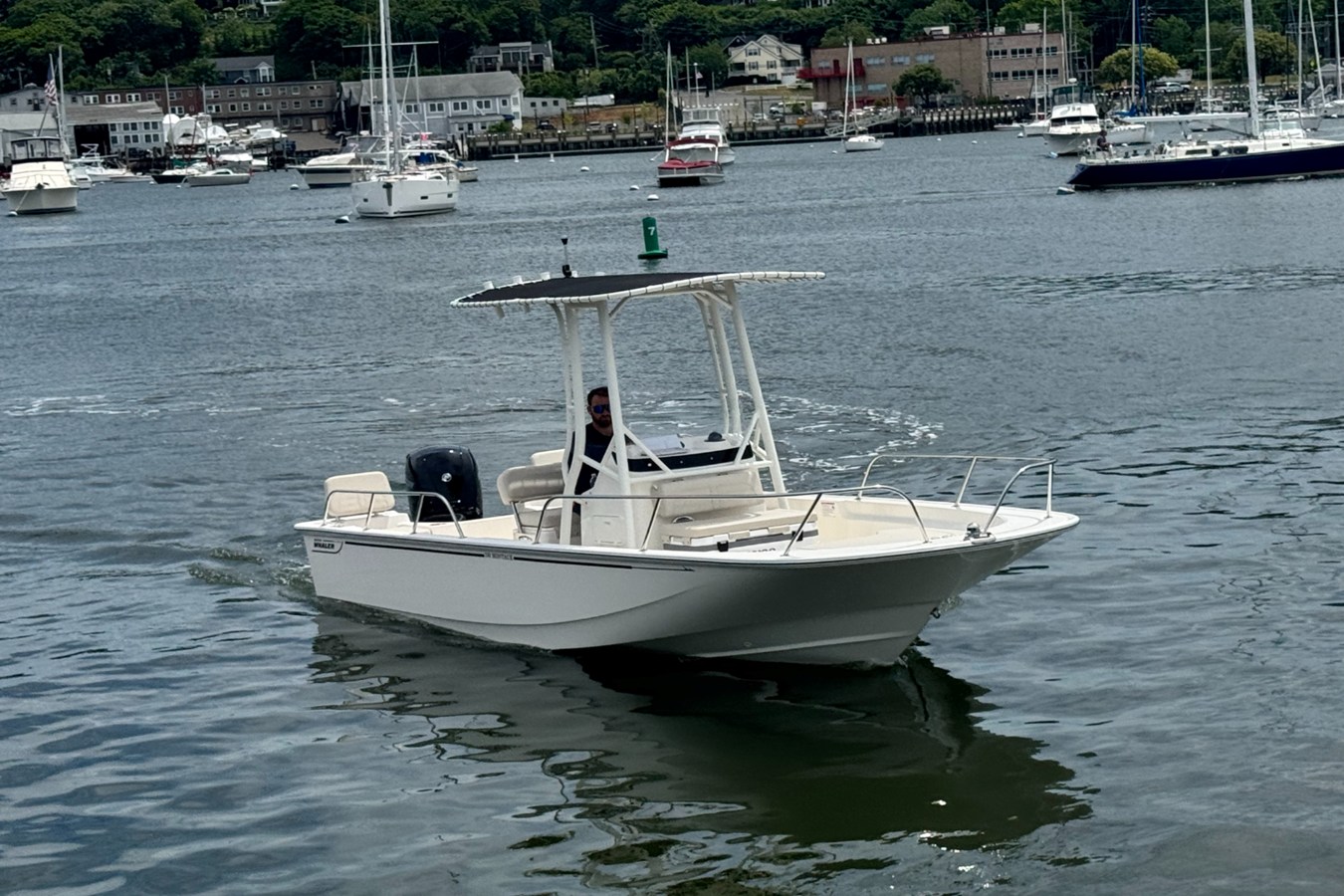Boston Whaler 190 Montauk — 2026 Boston Whaler 190 Montauk — photo 2