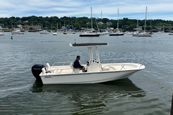 BOSTON WHALER 190 MONTAUK