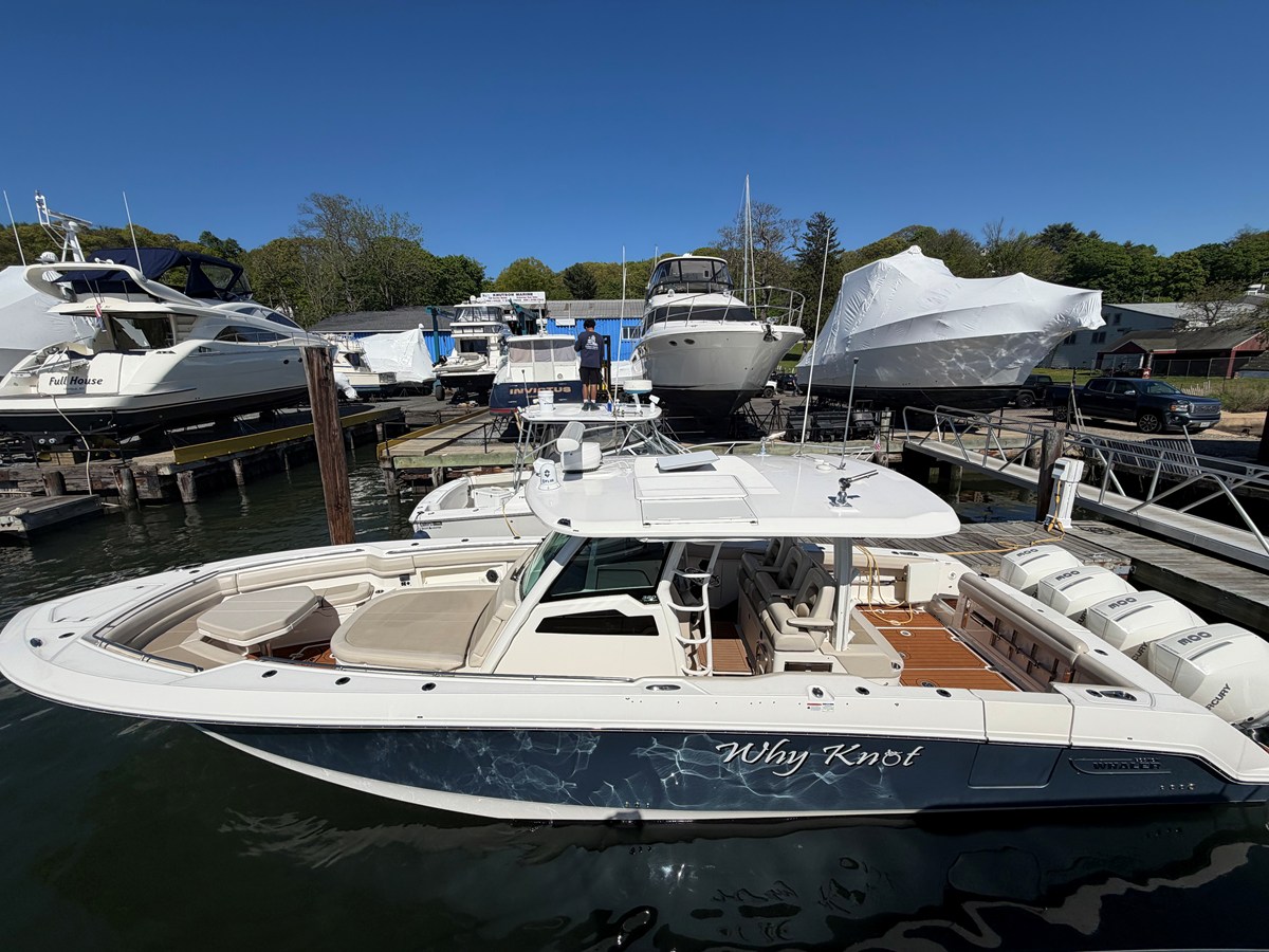 Boston Whaler 380 OUTRAGE — 2021 Boston Whaler 380 Outrage — photo 2