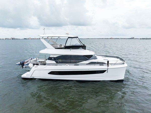 AQUILA 44 YACHT