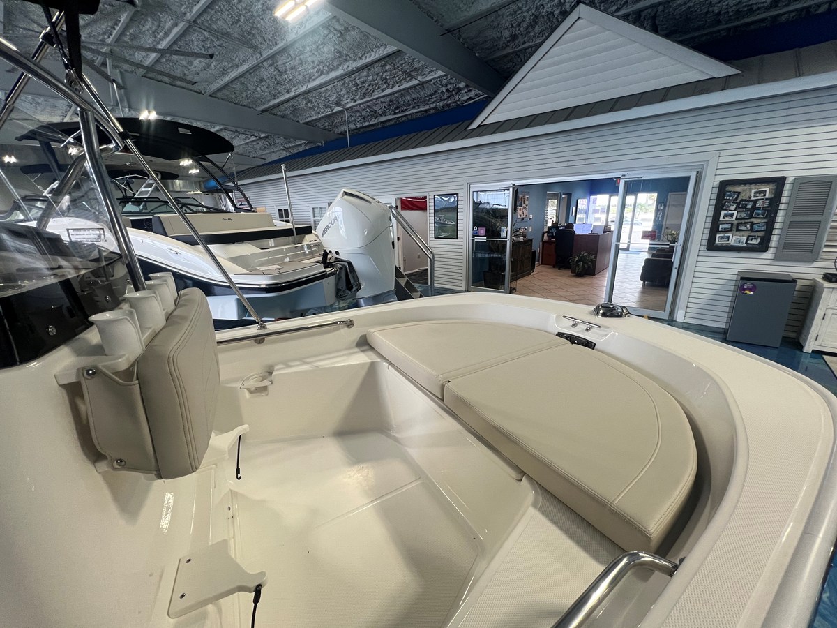 BOSTON WHALER 150 MONTAUK, photo 7