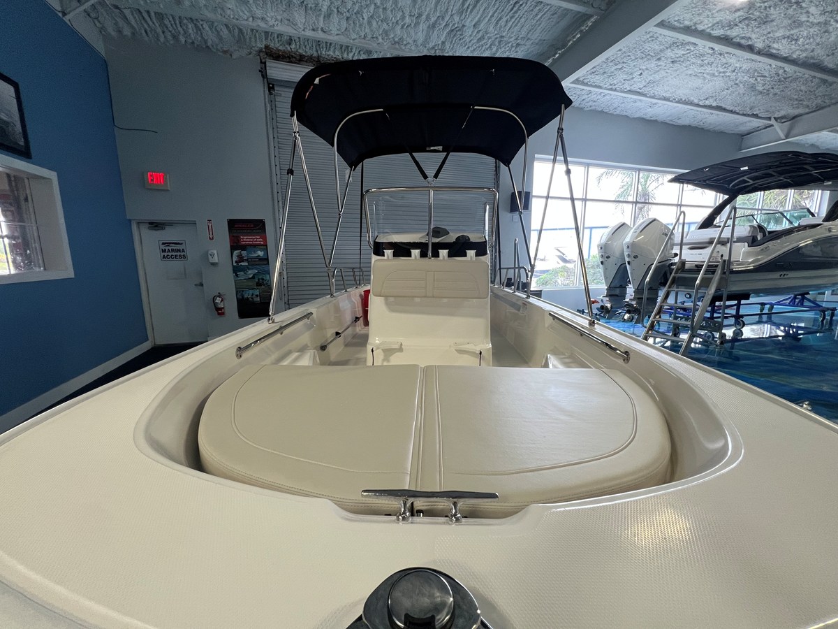 BOSTON WHALER 150 MONTAUK, photo 9