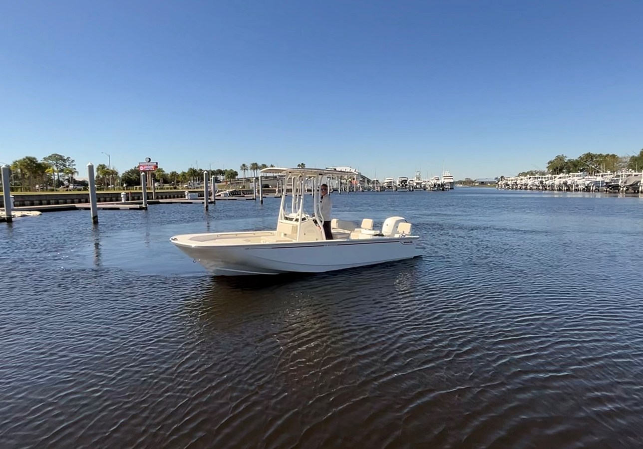 Boston Whaler 190 Montauk — 2027 Boston Whaler 190 Montauk