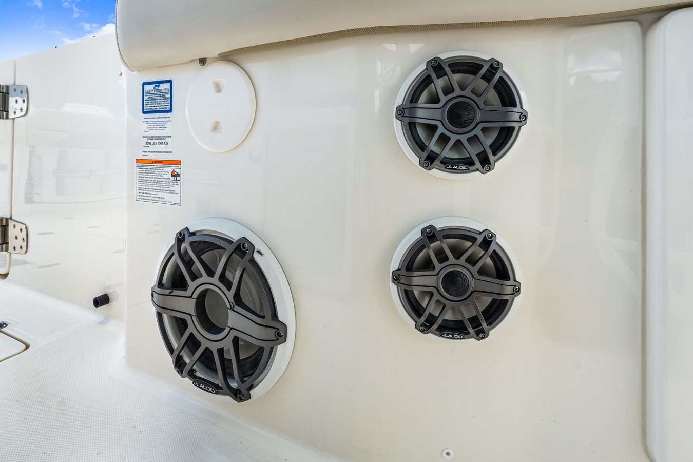 BOSTON WHALER 380 OUTRAGE, photo 15