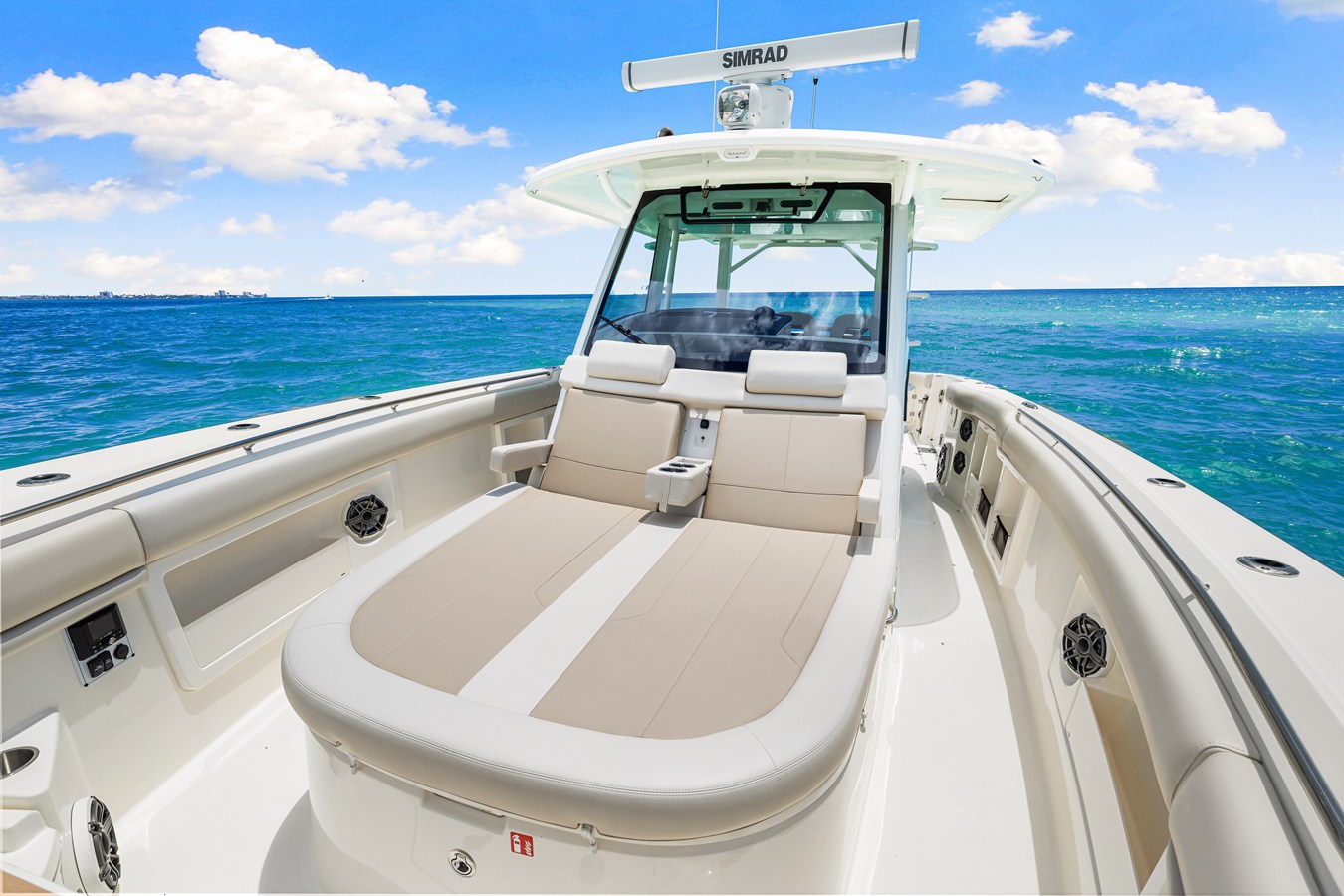 BOSTON WHALER 380 OUTRAGE, photo 21