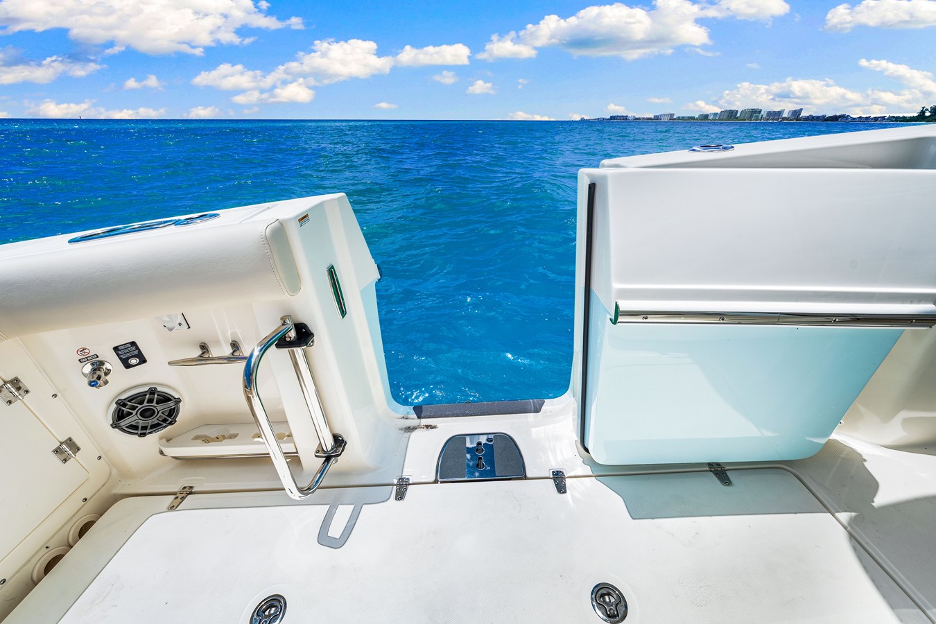 BOSTON WHALER 380 OUTRAGE, photo 47