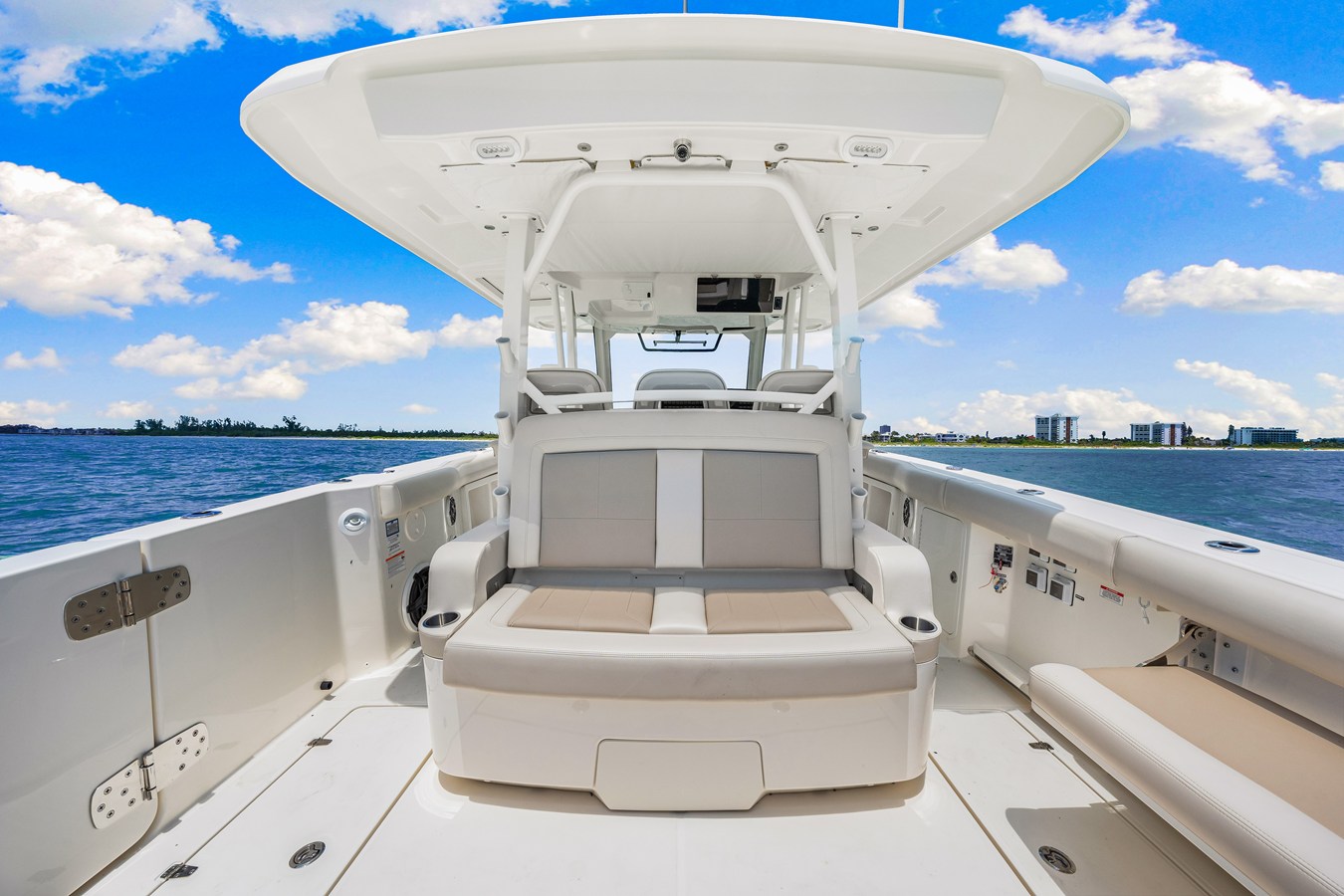BOSTON WHALER 380 OUTRAGE, photo 48