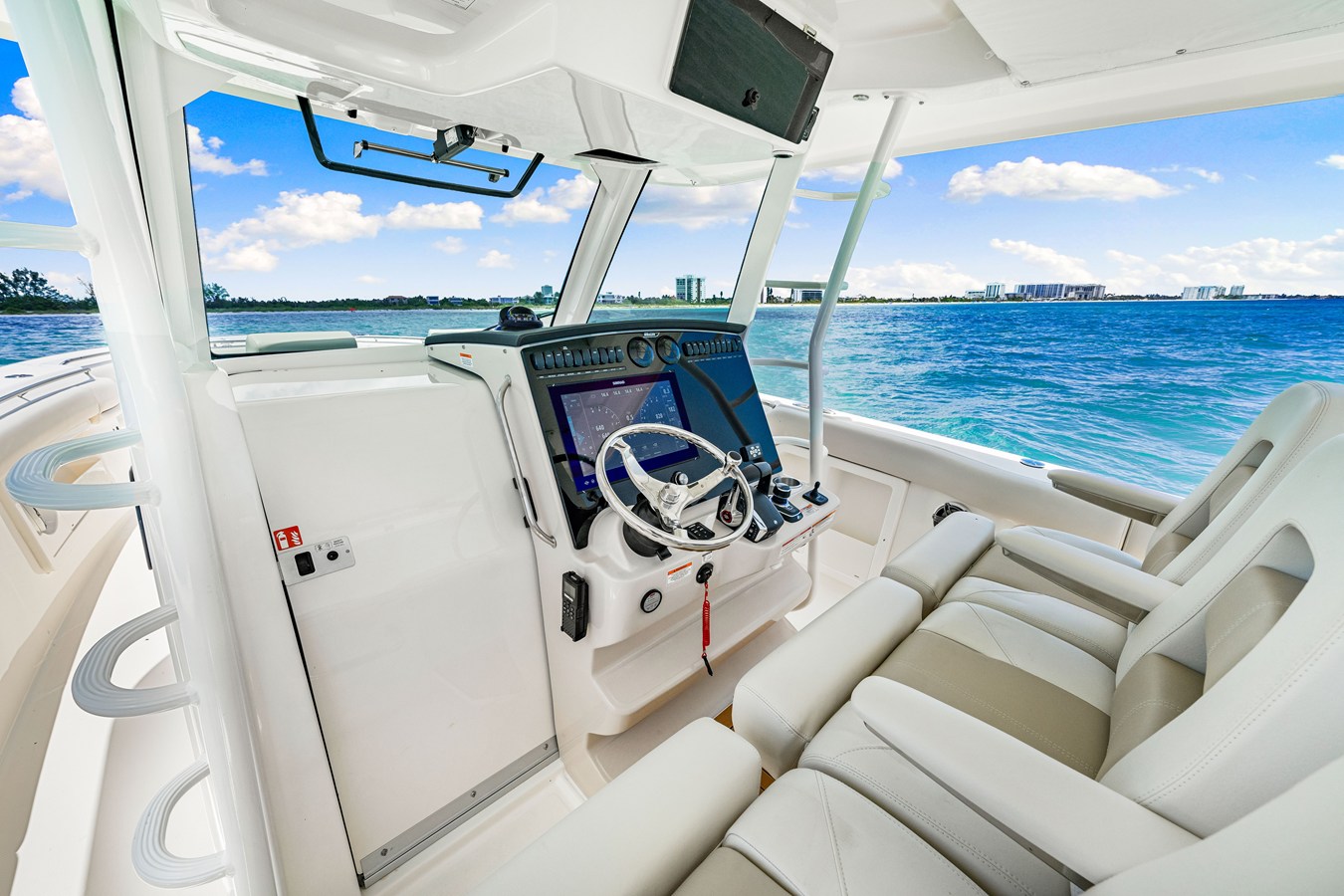 BOSTON WHALER 380 OUTRAGE, photo 50