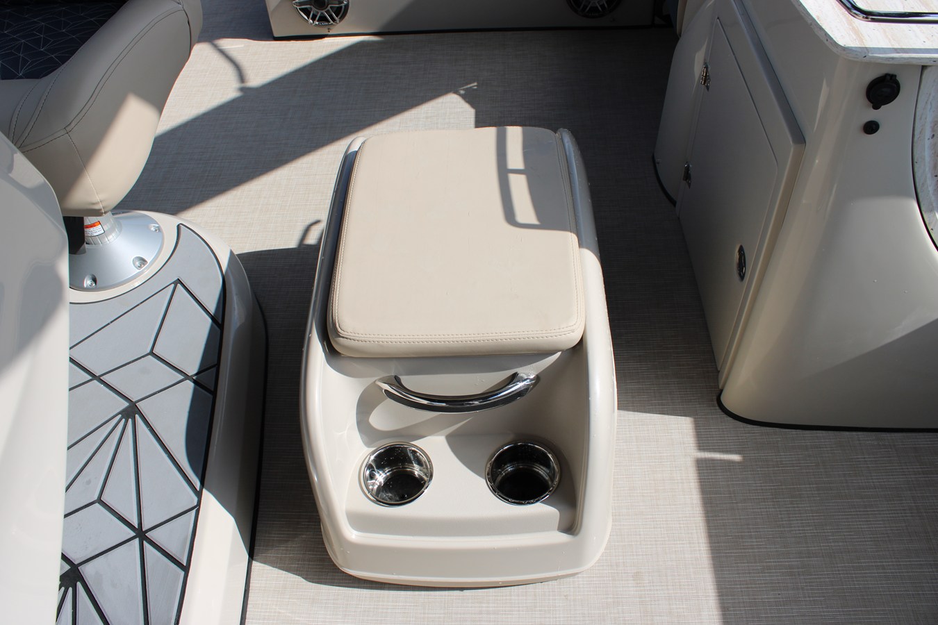 HARRIS GRAND MARINER 230, photo 15