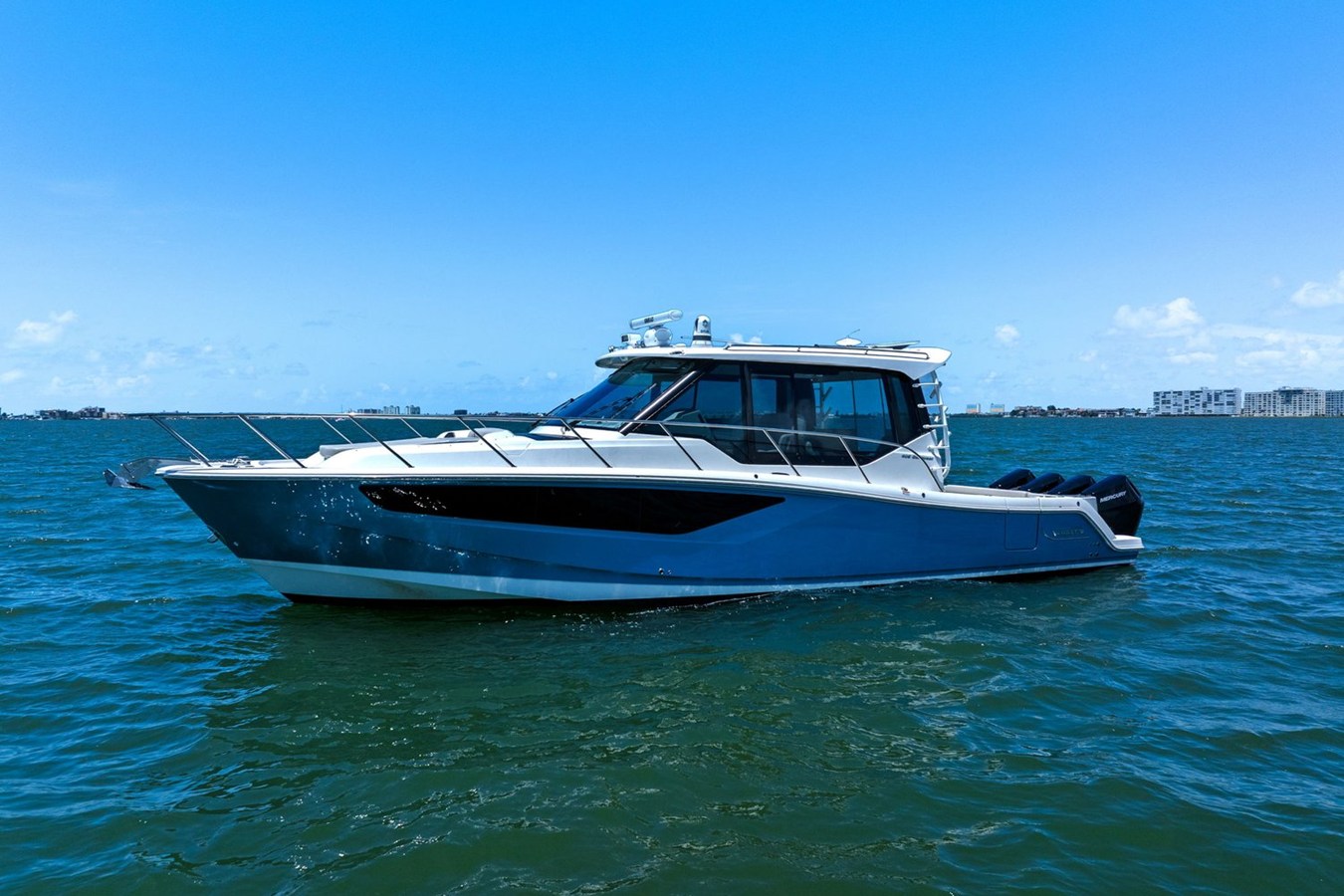 Boston Whaler 405 CONQUEST — 2025 Boston Whaler 405 Conquest — photo 5