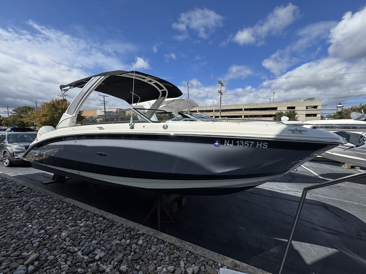 Sea Ray SDX 290 Outboard — 2022 Sea Ray SDX 290 Outboard