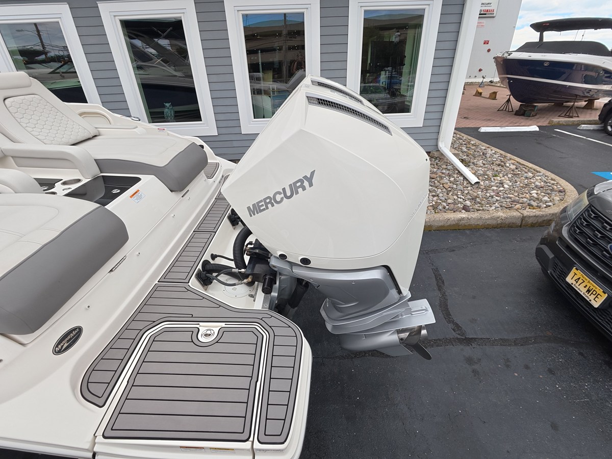 Sea Ray SDX 290 Outboard — 2022 Sea Ray SDX 290 Outboard — photo 2