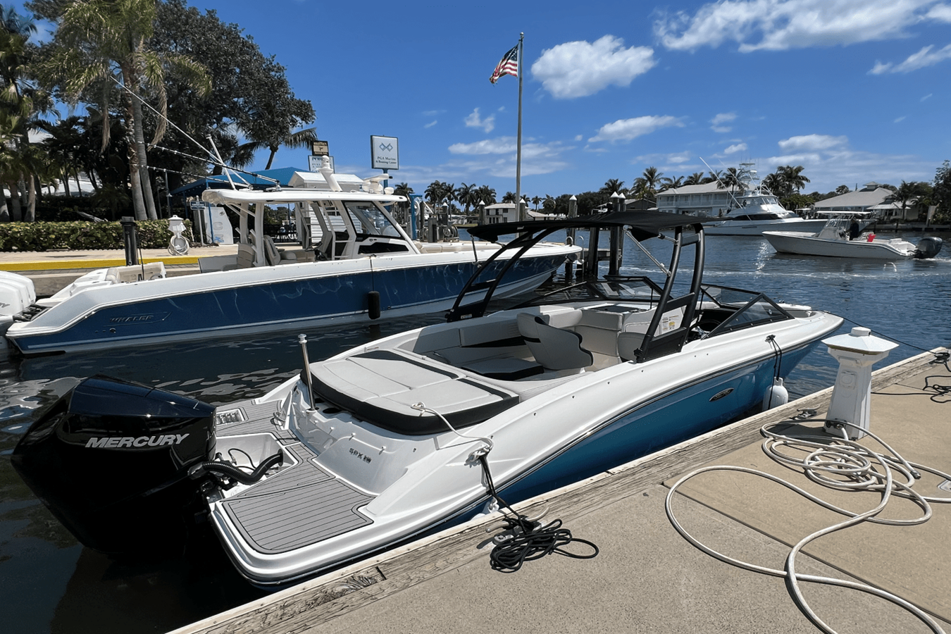 Sea Ray SPX 210 Outboard — 2023 Sea Ray SPX 210 Outboard — photo 2