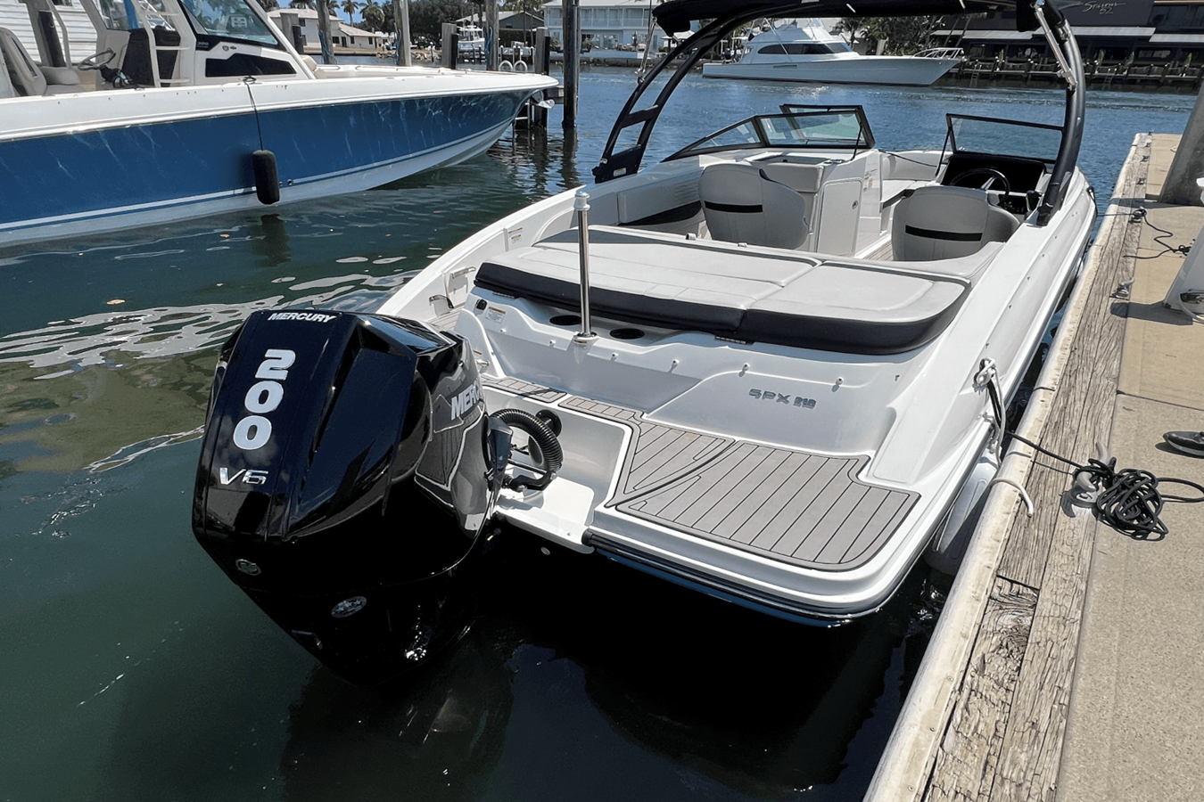 Sea Ray SPX 210 Outboard — 2023 Sea Ray SPX 210 Outboard — photo 3