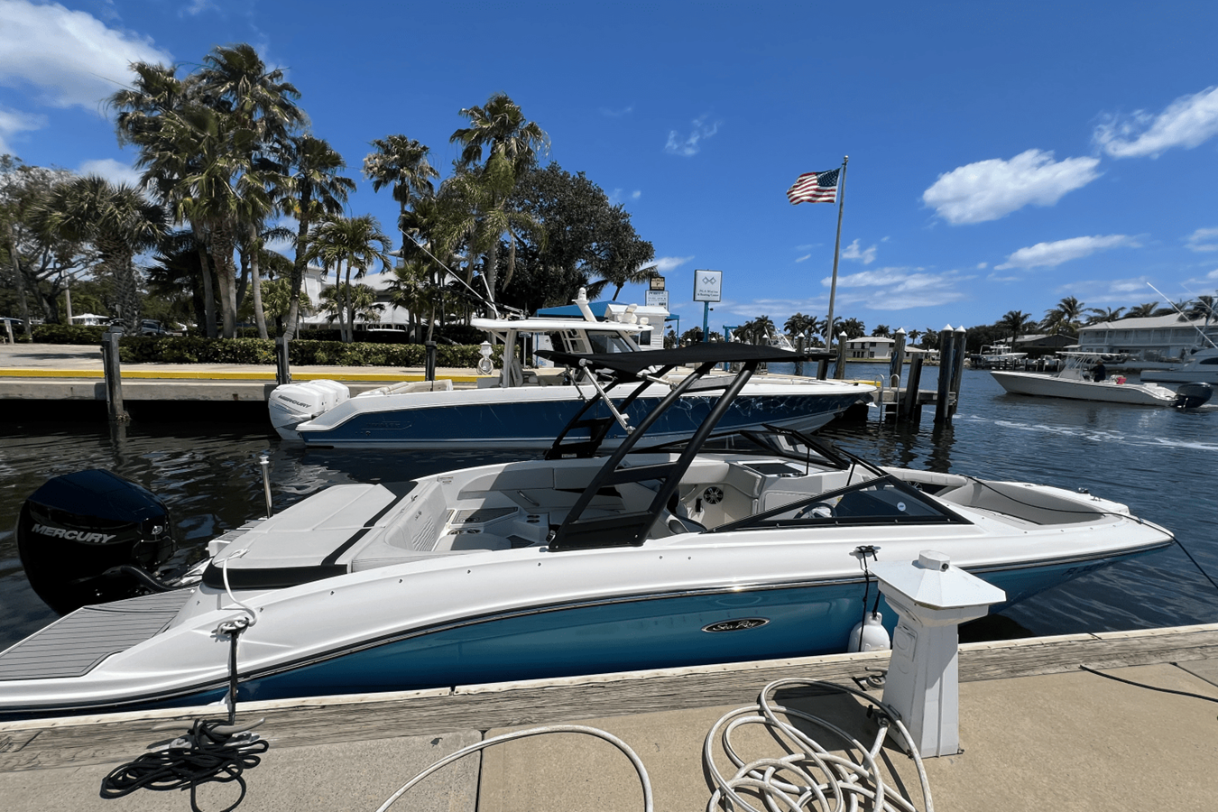 Sea Ray SPX 210 Outboard — 2023 Sea Ray SPX 210 Outboard — photo 5