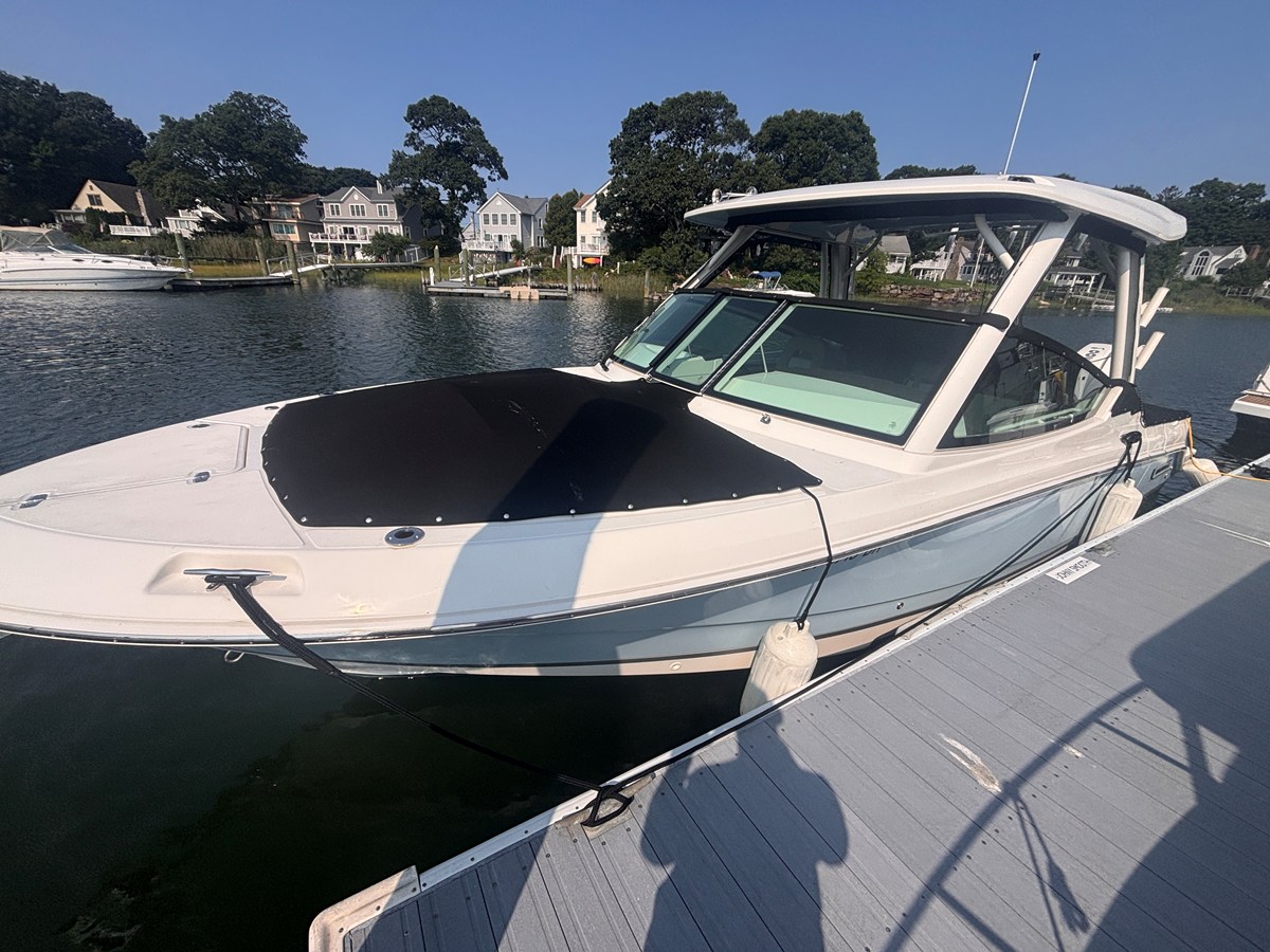 Boston Whaler 280 VANTAGE — 2025 Boston Whaler 280 Vantage — photo 3