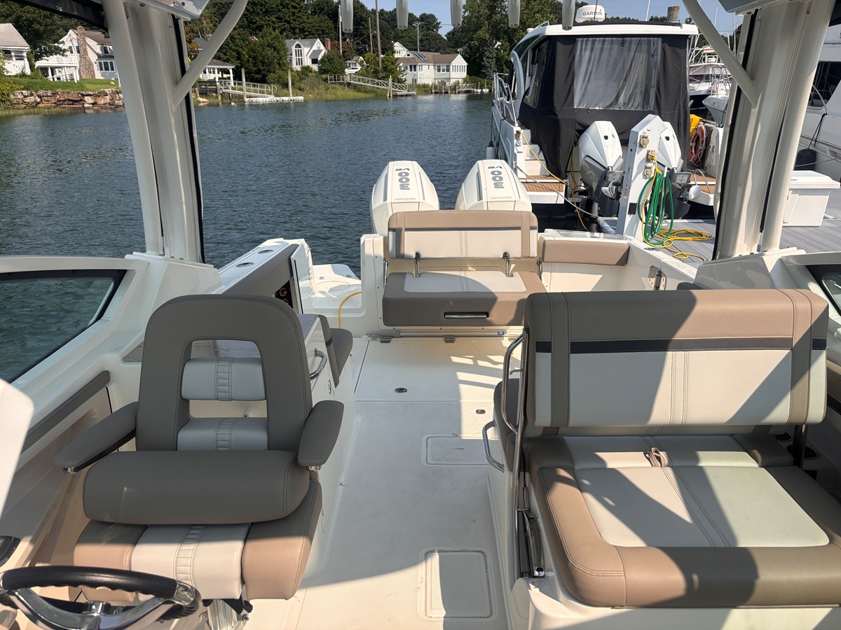 Boston Whaler 280 VANTAGE — 2025 Boston Whaler 280 Vantage — photo 5
