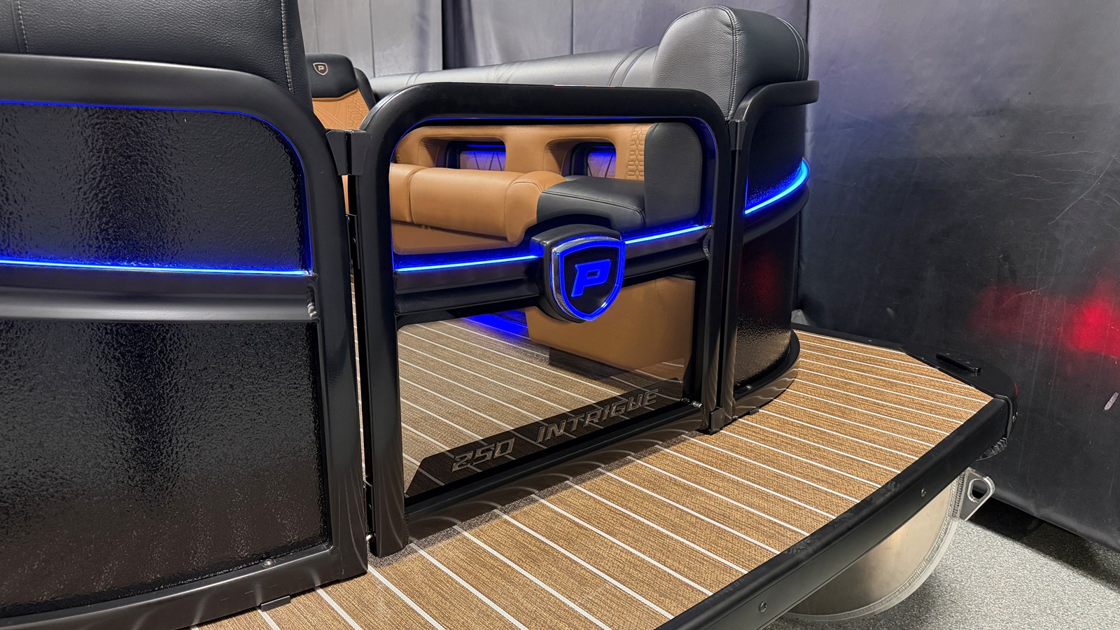 PREMIER 250 INTRIGUE, photo 12