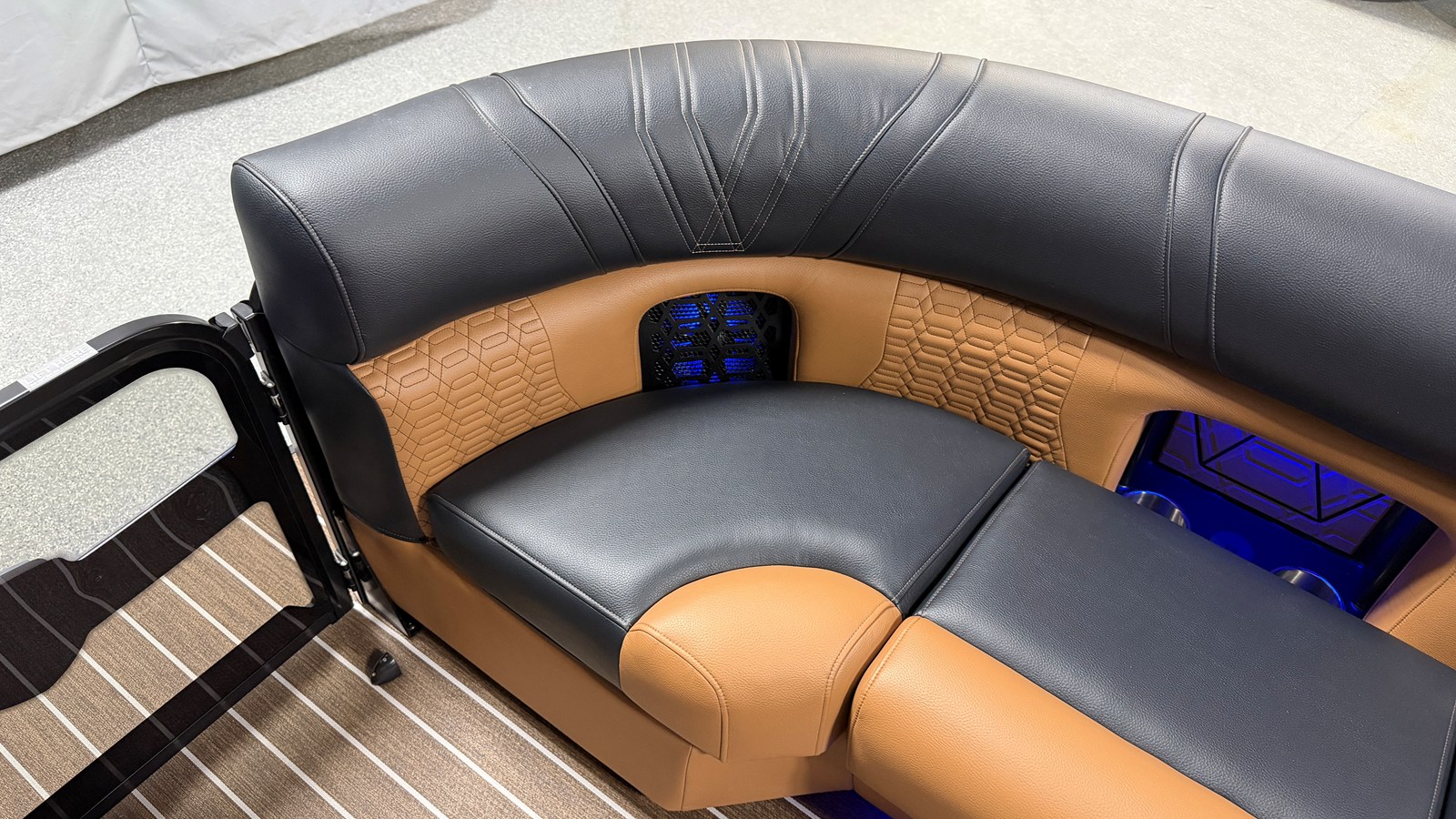 PREMIER 250 INTRIGUE, photo 14