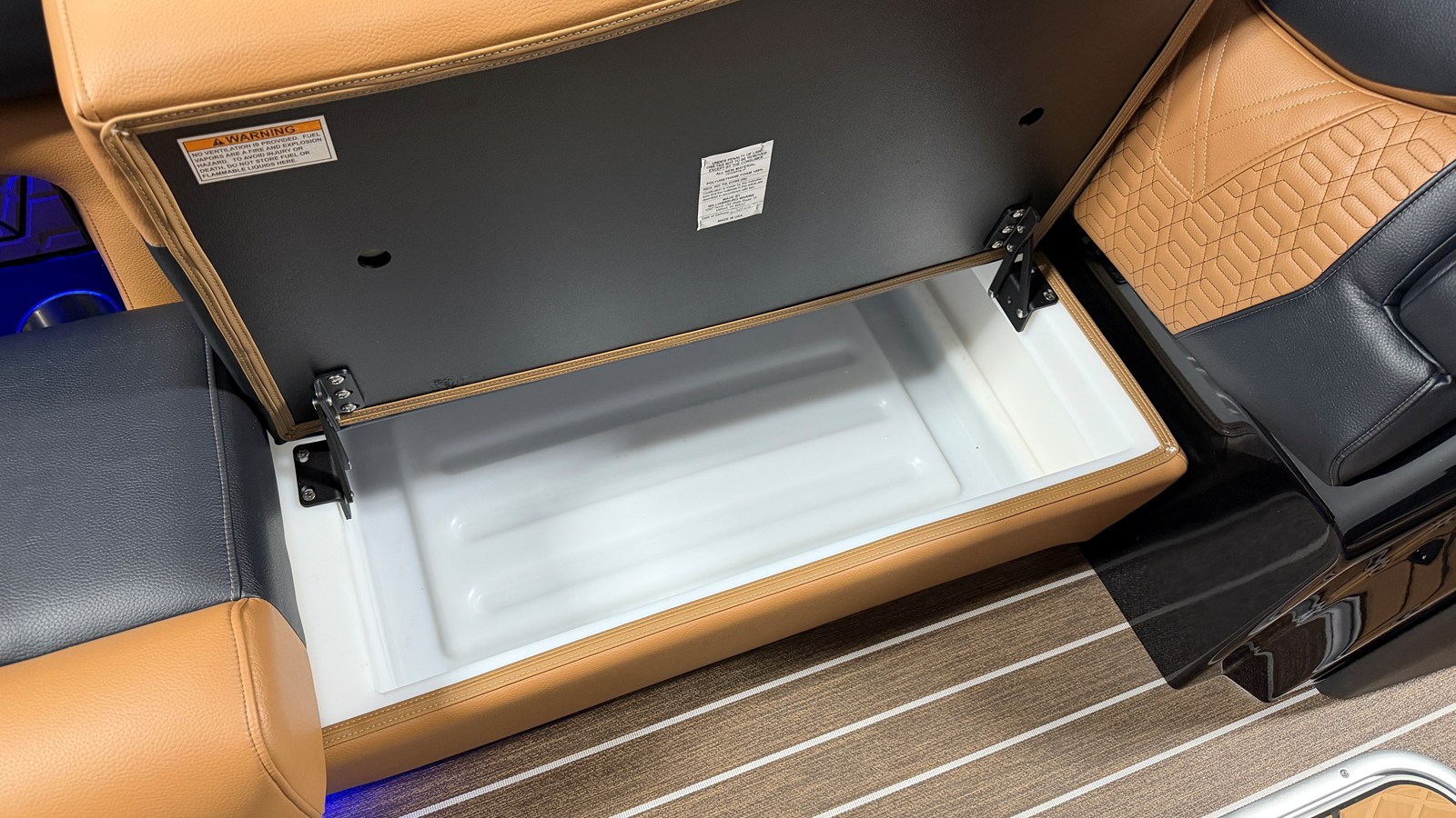 PREMIER 250 INTRIGUE, photo 23