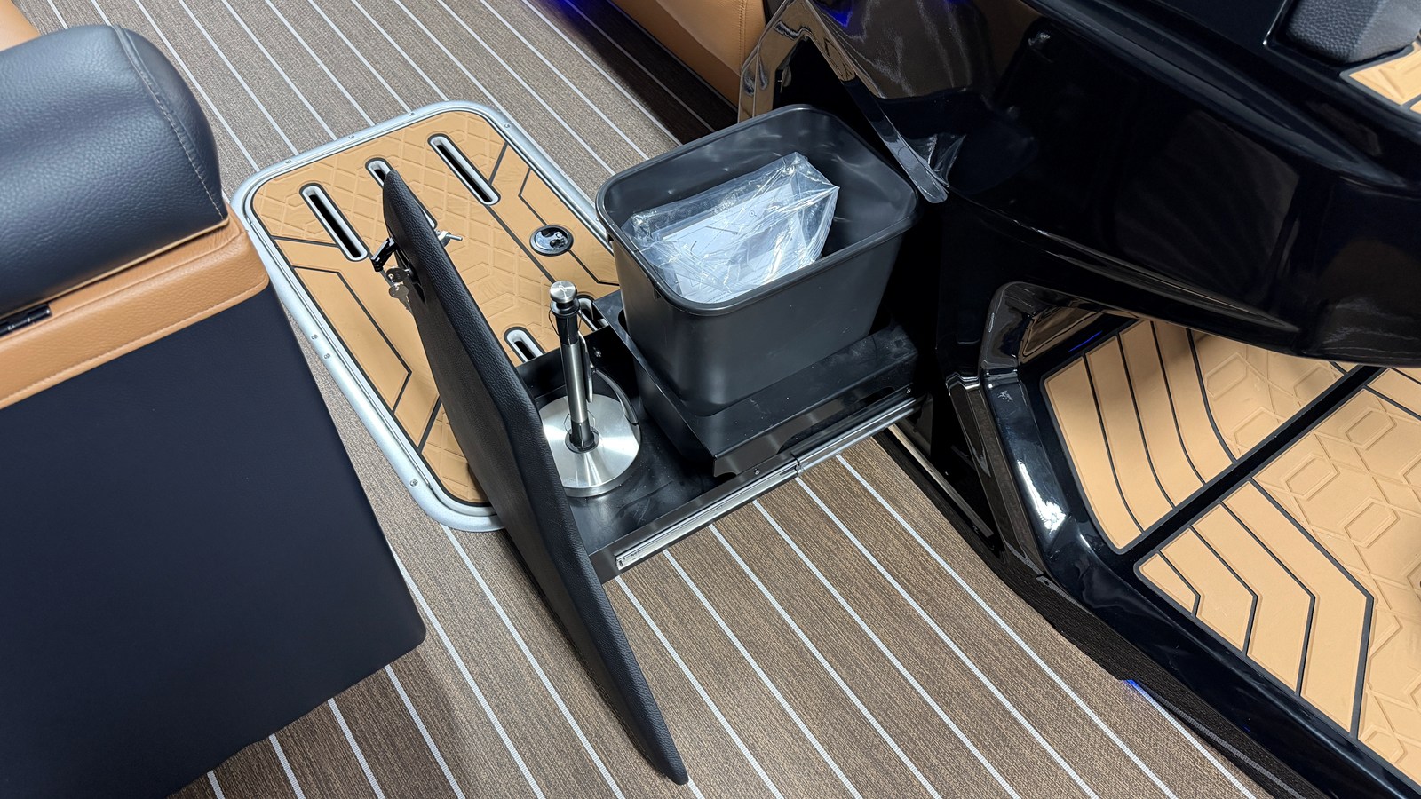 PREMIER 250 INTRIGUE, photo 51