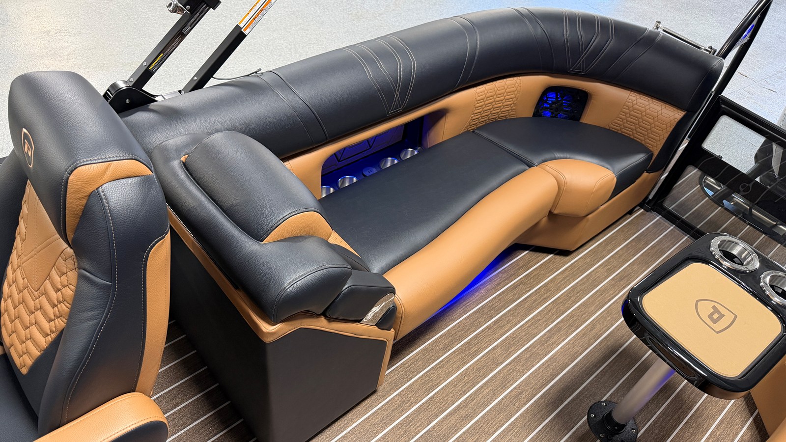PREMIER 250 INTRIGUE, photo 66