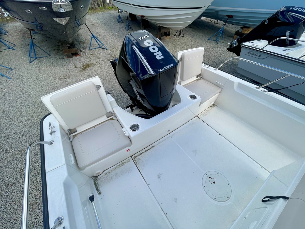 Boston Whaler 210 Montauk — 2026 Boston Whaler 210 Montauk — photo 5