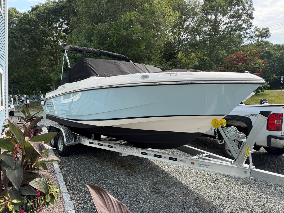 Boston Whaler 210 VANTAGE — 2026 Boston Whaler 210 Vantage