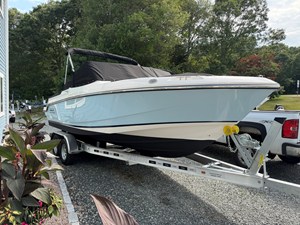 BOSTON WHALER 210 VANTAGE