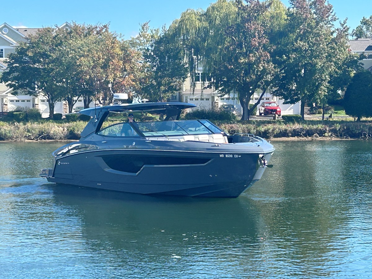 Cruisers Yachts 38 GLS-OB SB — 2024 Cruisers Yachts 38 GLS-OB SB
