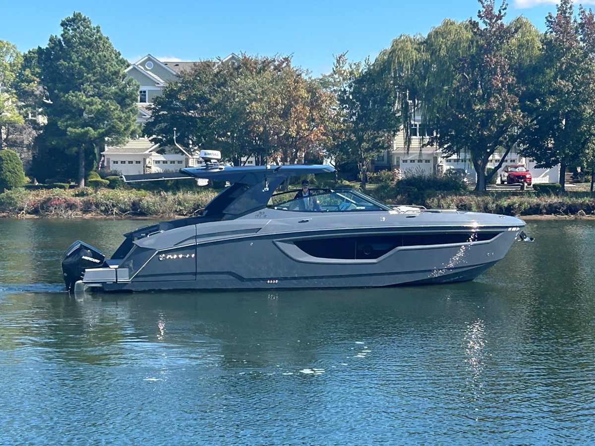Cruisers Yachts 38 GLS-OB SB — 2024 Cruisers Yachts 38 GLS-OB SB — photo 2