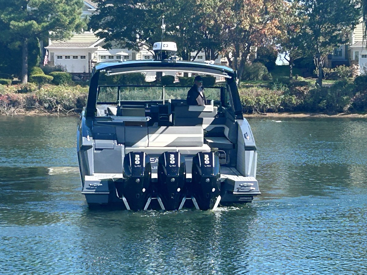 Cruisers Yachts 38 GLS-OB SB — 2024 Cruisers Yachts 38 GLS-OB SB — photo 4