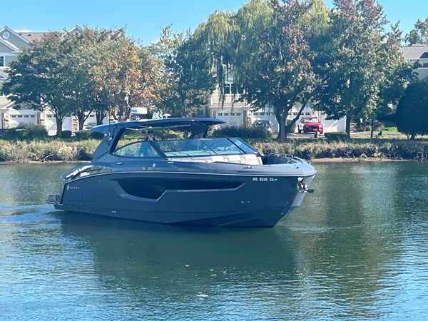 CRUISERS YACHTS 38 GLS-OB SB — 2024 Cruisers Yachts 38 GLS-OB SB