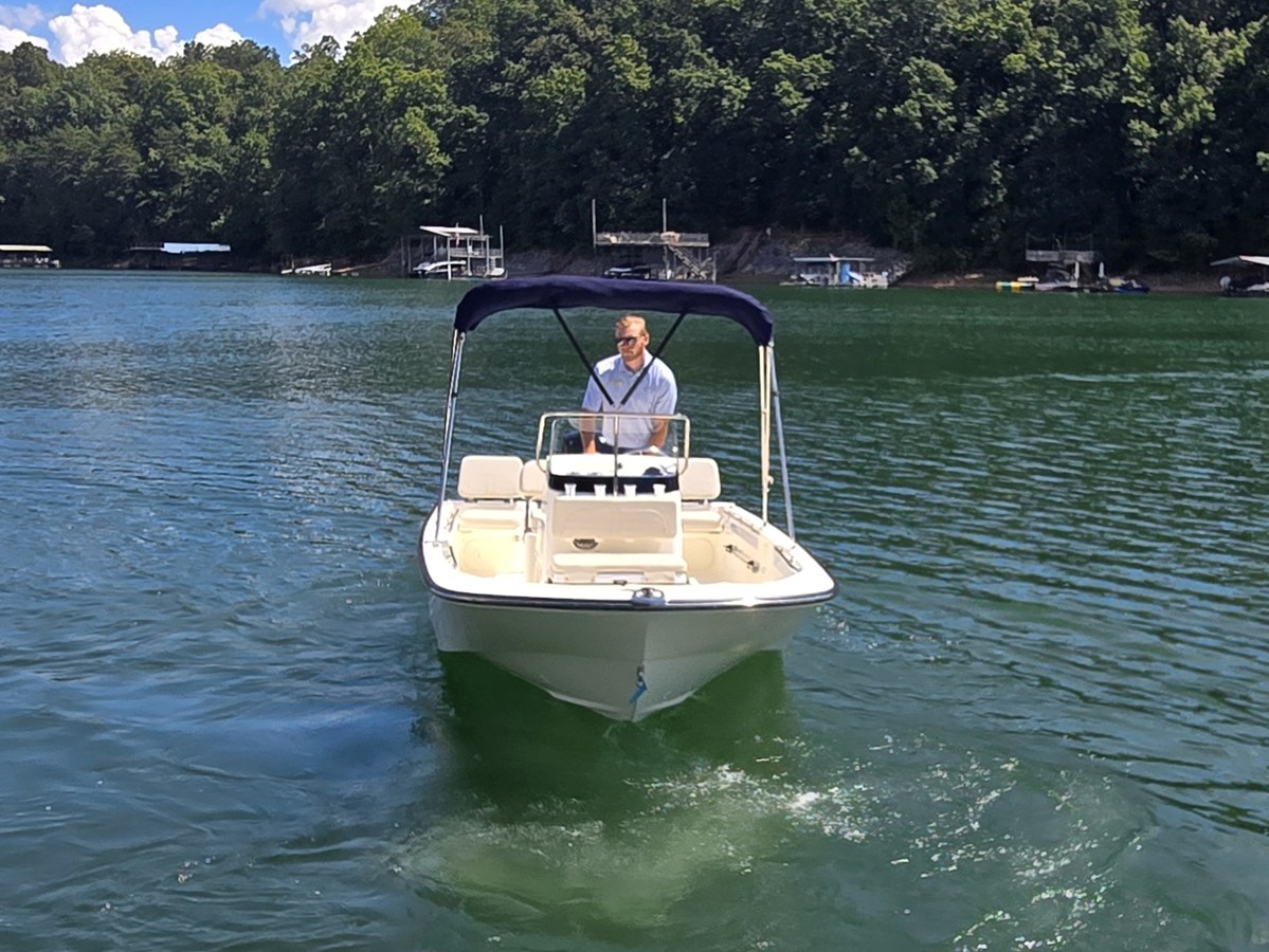 BOSTON WHALER 170 MONTAUK, photo 3