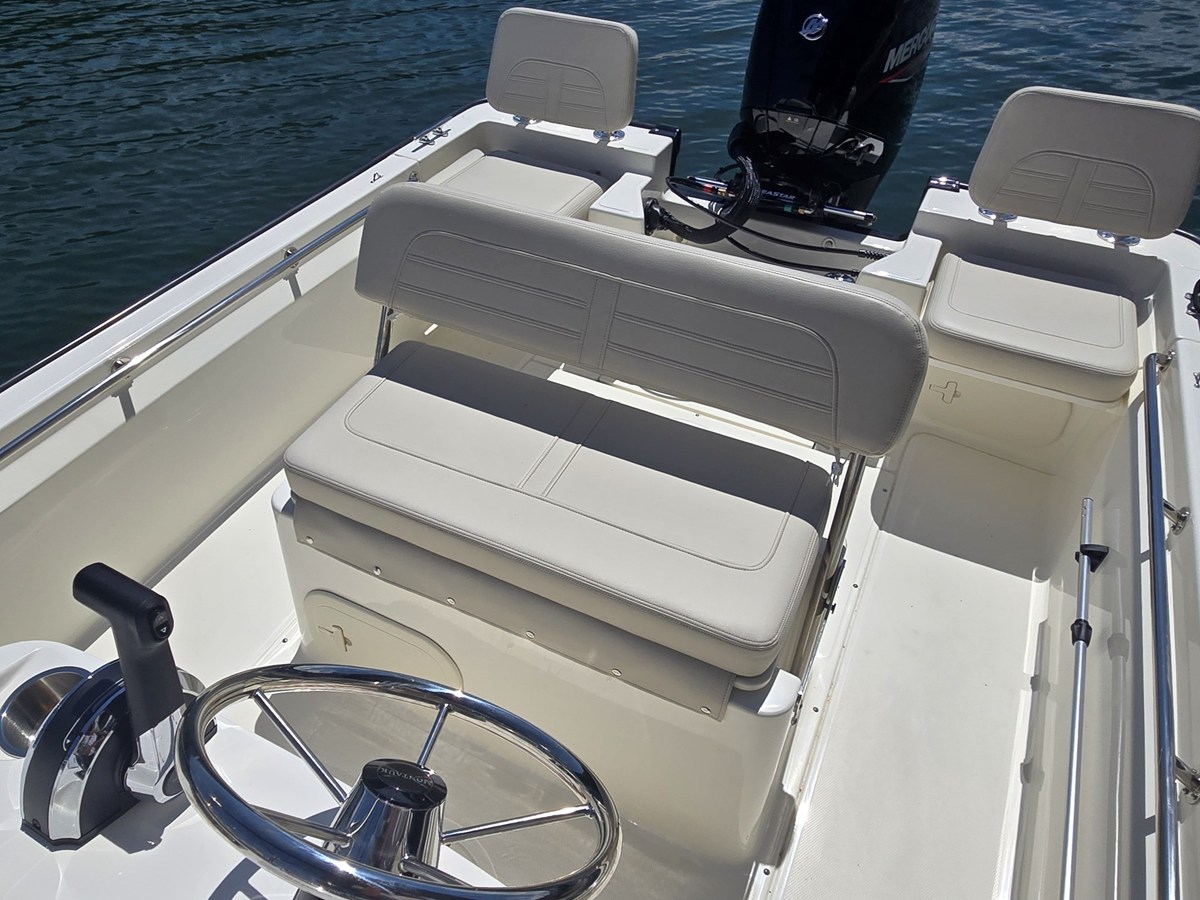 BOSTON WHALER 170 MONTAUK, photo 12