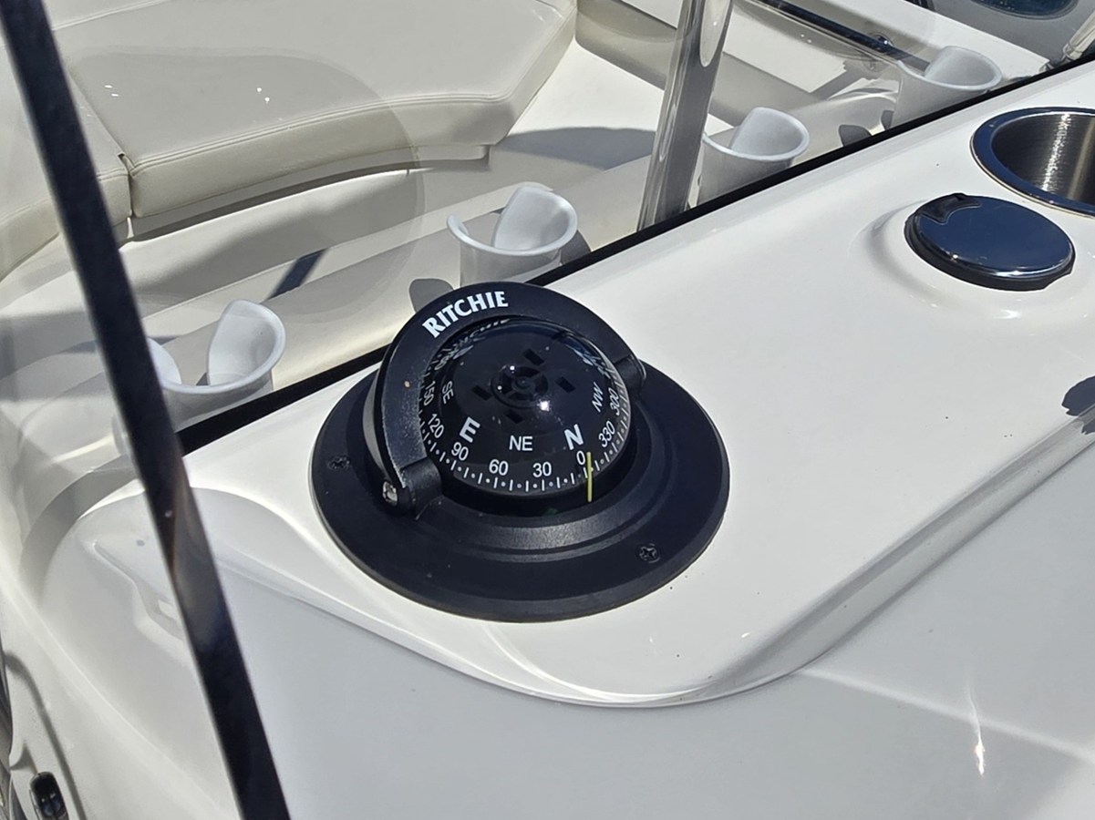 BOSTON WHALER 170 MONTAUK, photo 17
