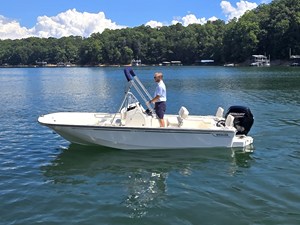 BOSTON WHALER 170 MONTAUK