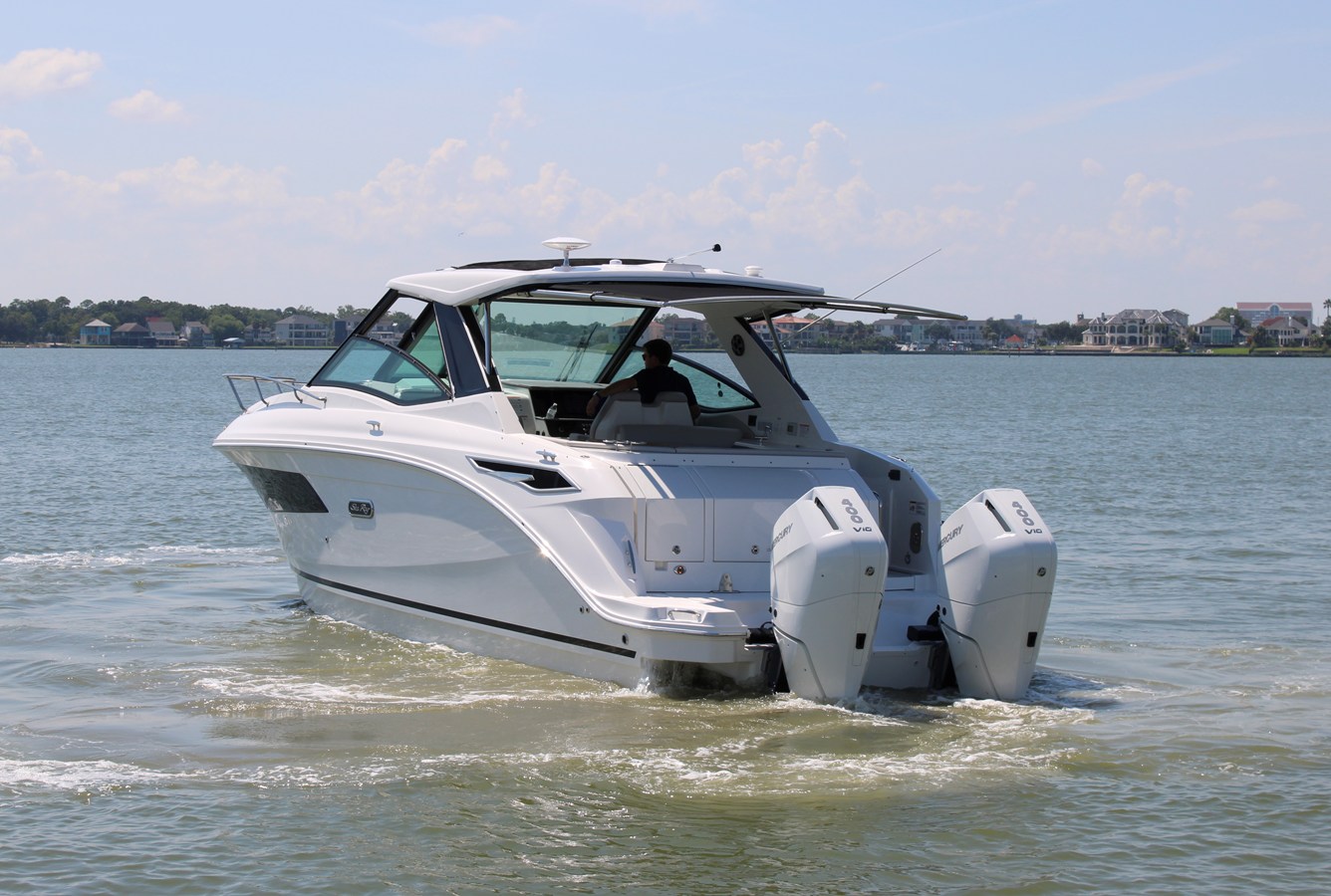 Sea Ray Sundancer 320 Outboard — 2026 Sea Ray Sundancer 320 Outboard — photo 2