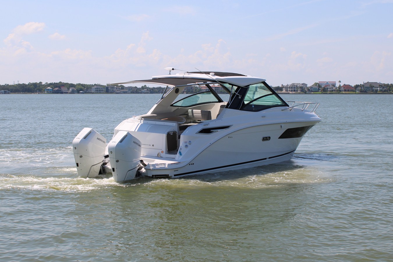 Sea Ray Sundancer 320 Outboard — 2026 Sea Ray Sundancer 320 Outboard — photo 4