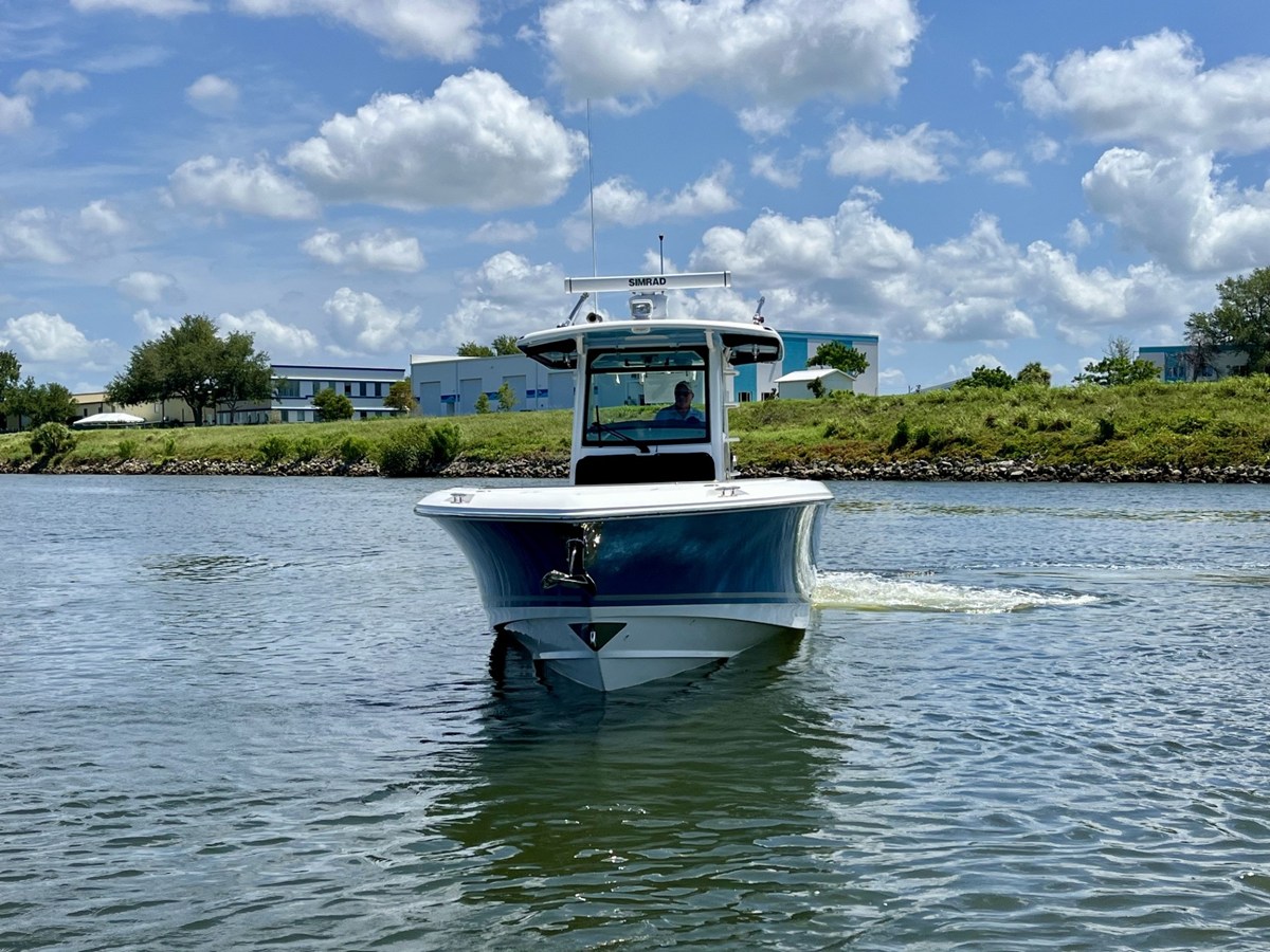 Boston Whaler 330 OUTRAGE — 2023 Boston Whaler 330 Outrage — photo 5