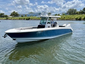 BOSTON WHALER 330 OUTRAGE