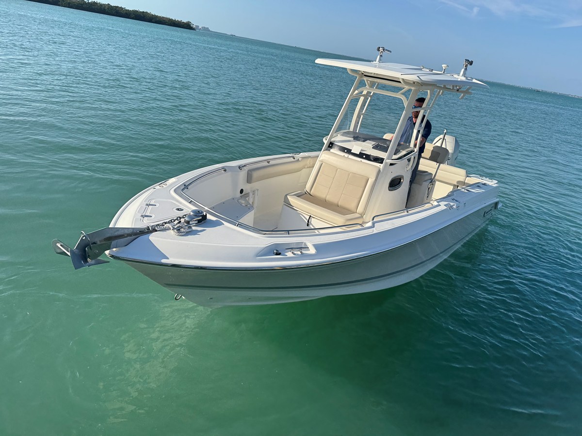 Boston Whaler 230 OUTRAGE — 2021 Boston Whaler 230 Outrage — photo 5