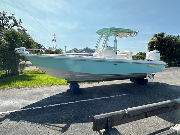 EVERGLADES 243 CC — 2021 Everglades 243 CC