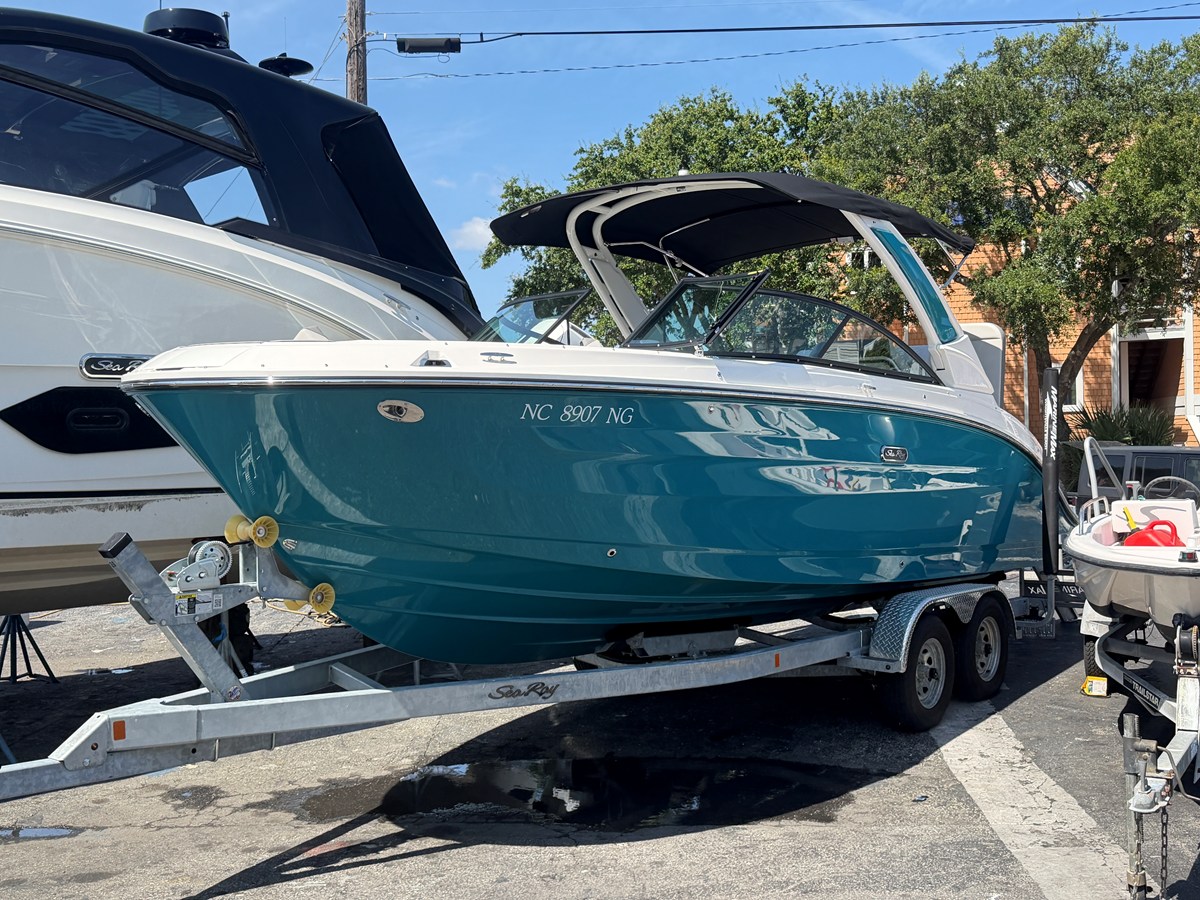 Sea Ray 250 SDX OB — 2026 Sea Ray 250 SDX OB — photo 2