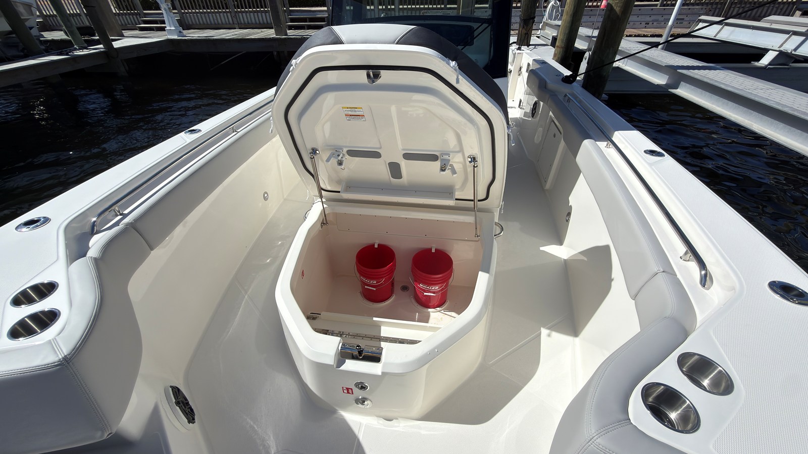 BOSTON WHALER 330 OUTRAGE, photo 16