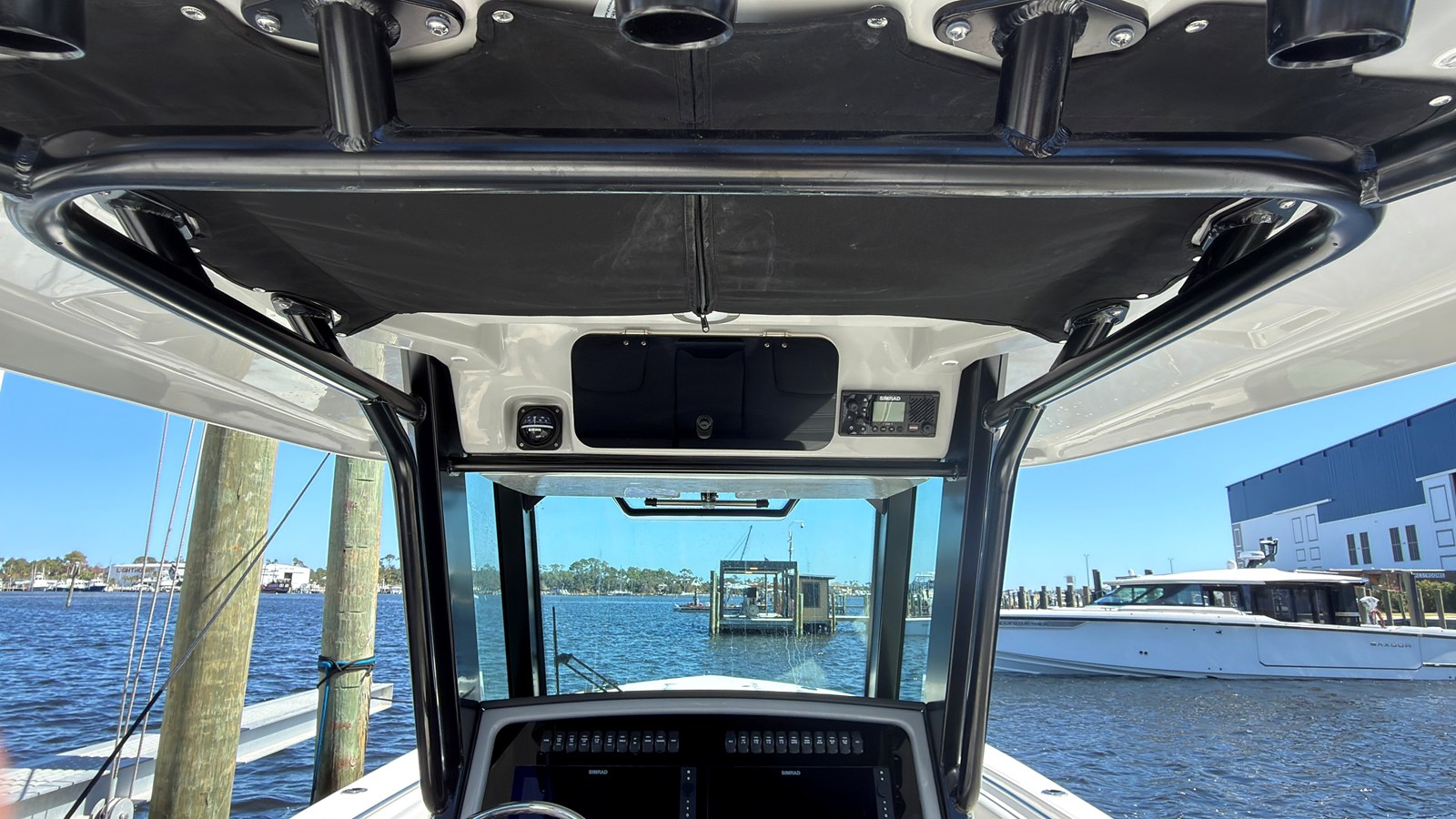 BOSTON WHALER 330 OUTRAGE, photo 22