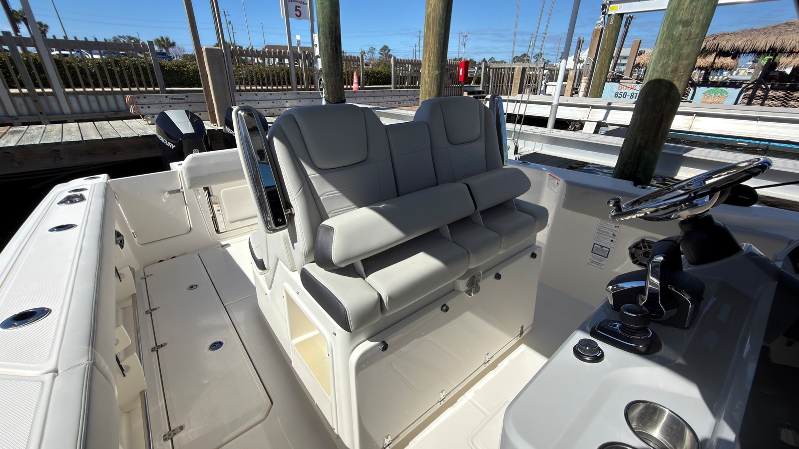BOSTON WHALER 330 OUTRAGE, photo 27