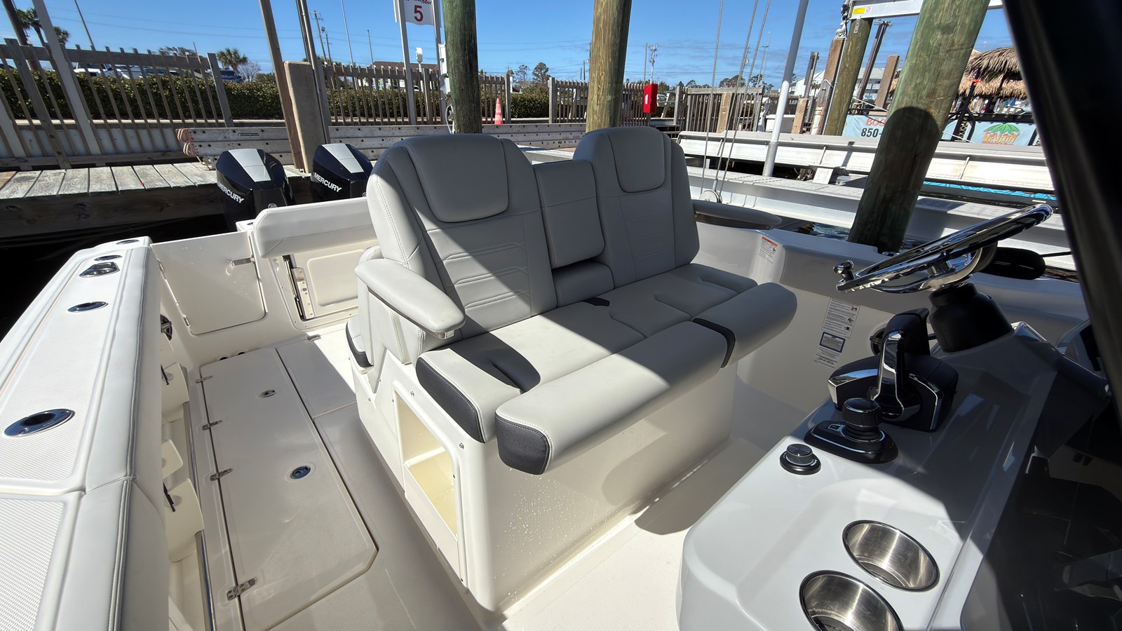 BOSTON WHALER 330 OUTRAGE, photo 28