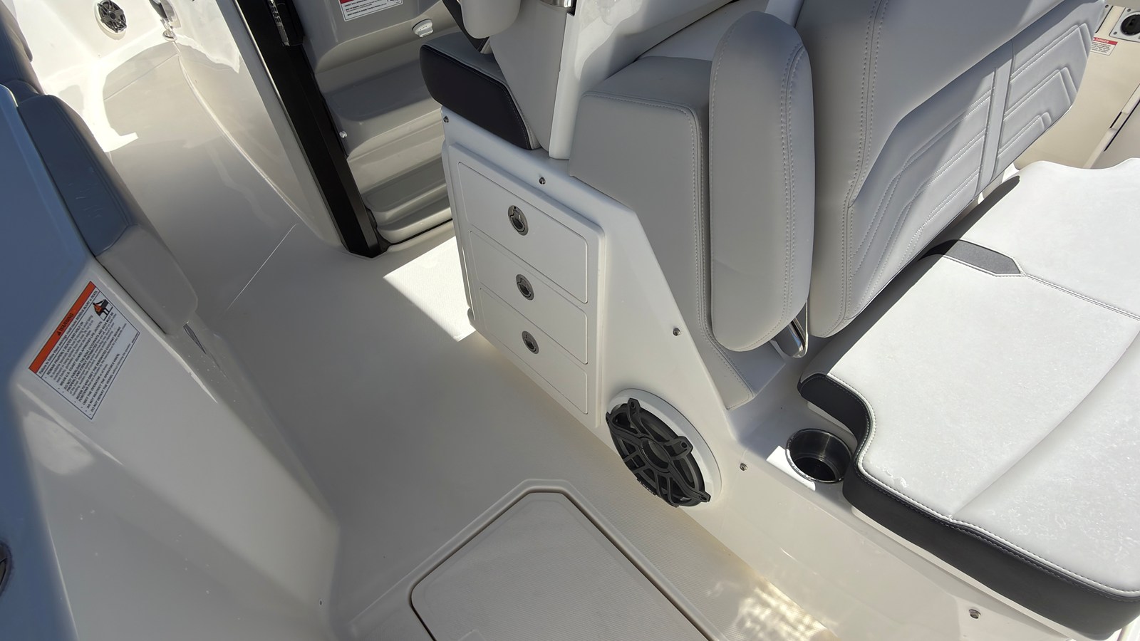 BOSTON WHALER 330 OUTRAGE, photo 29