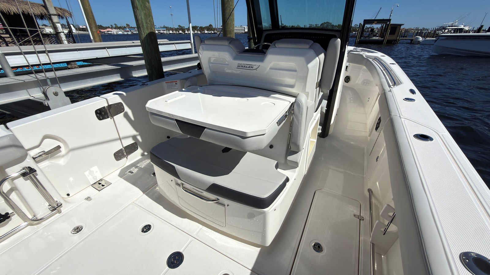 BOSTON WHALER 330 OUTRAGE, photo 31
